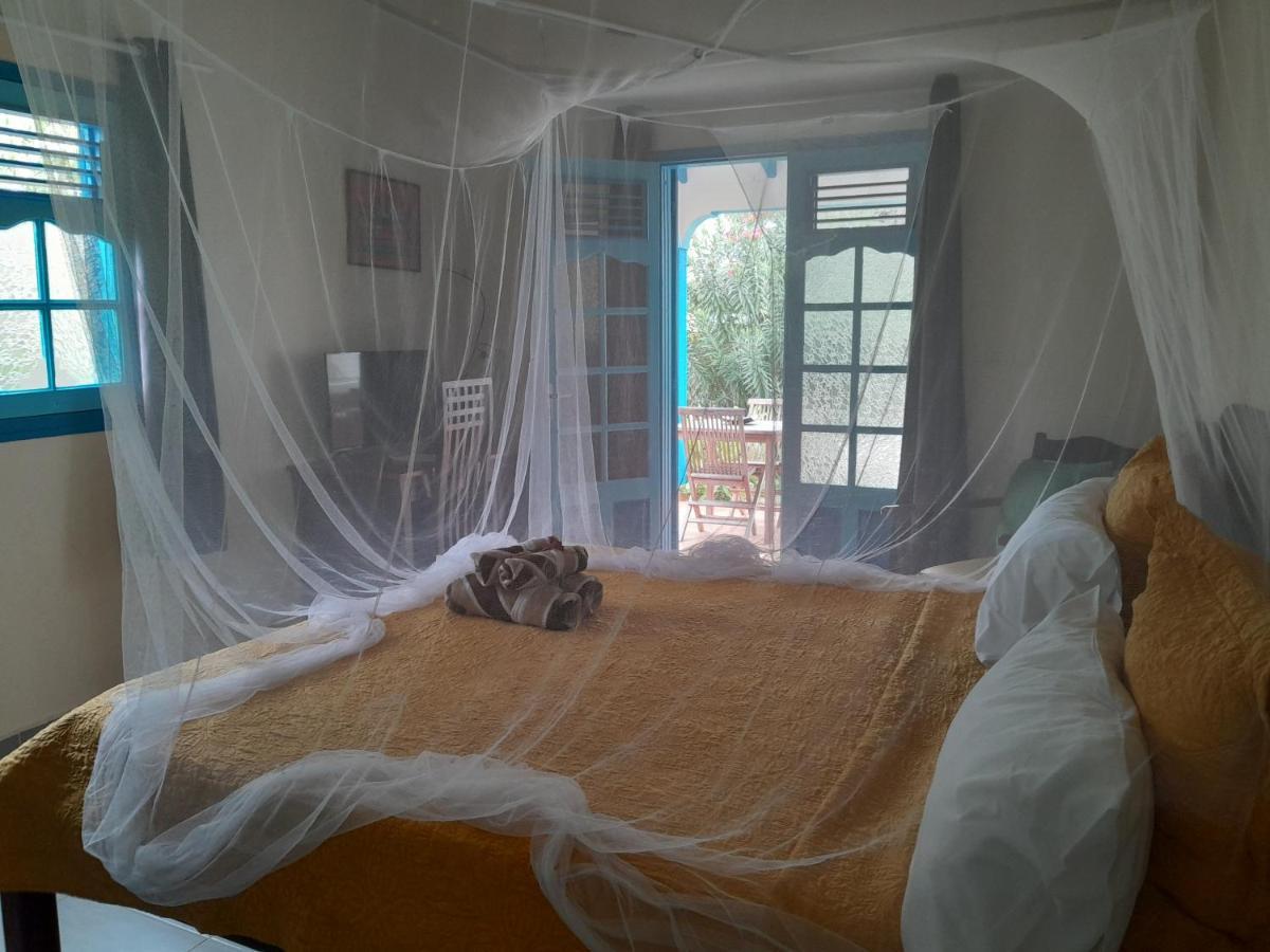 Au Village De Menard Saint-Louis Ngoại thất bức ảnh