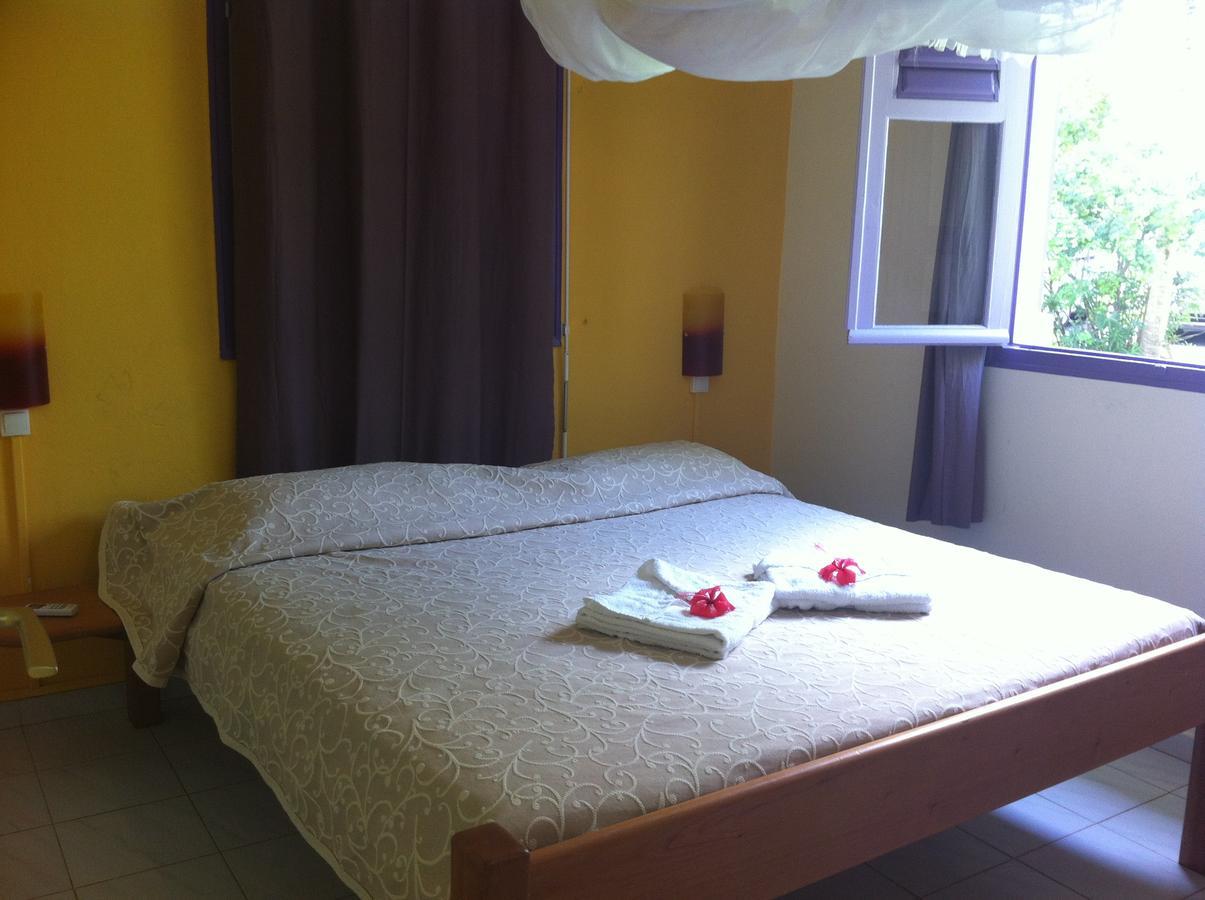 Au Village De Menard Saint-Louis Ngoại thất bức ảnh