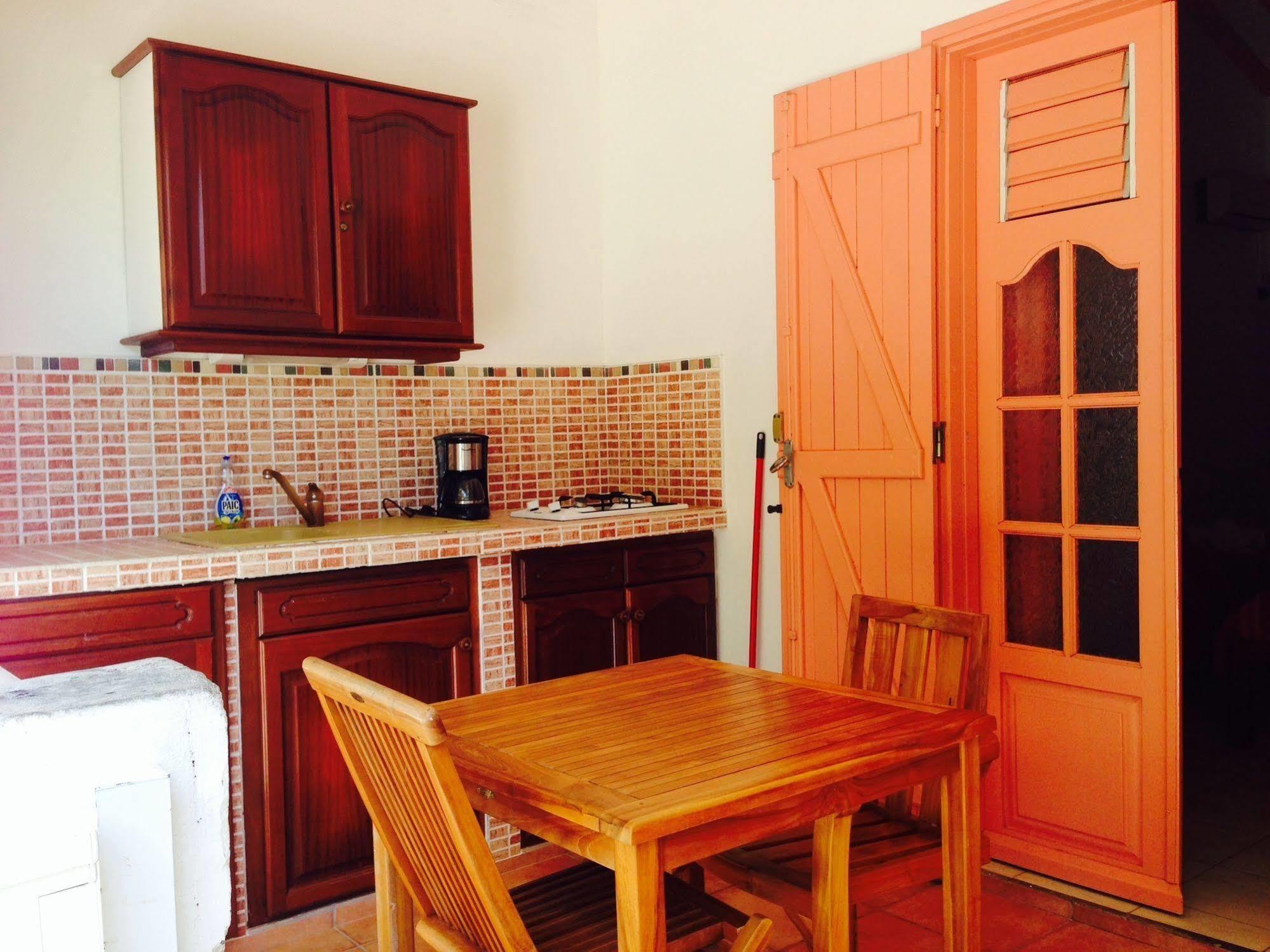Au Village De Menard Saint-Louis Ngoại thất bức ảnh