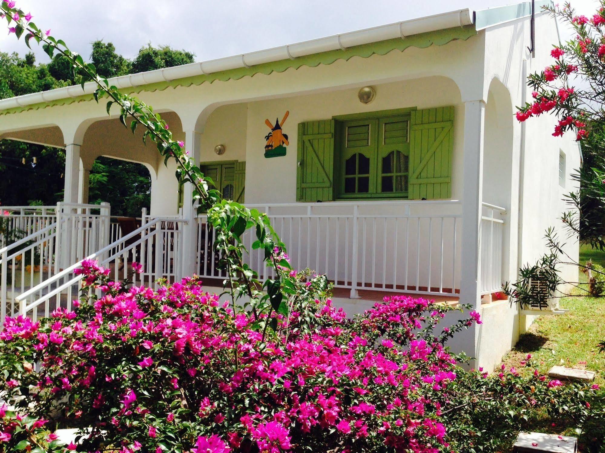 Au Village De Menard Saint-Louis Ngoại thất bức ảnh