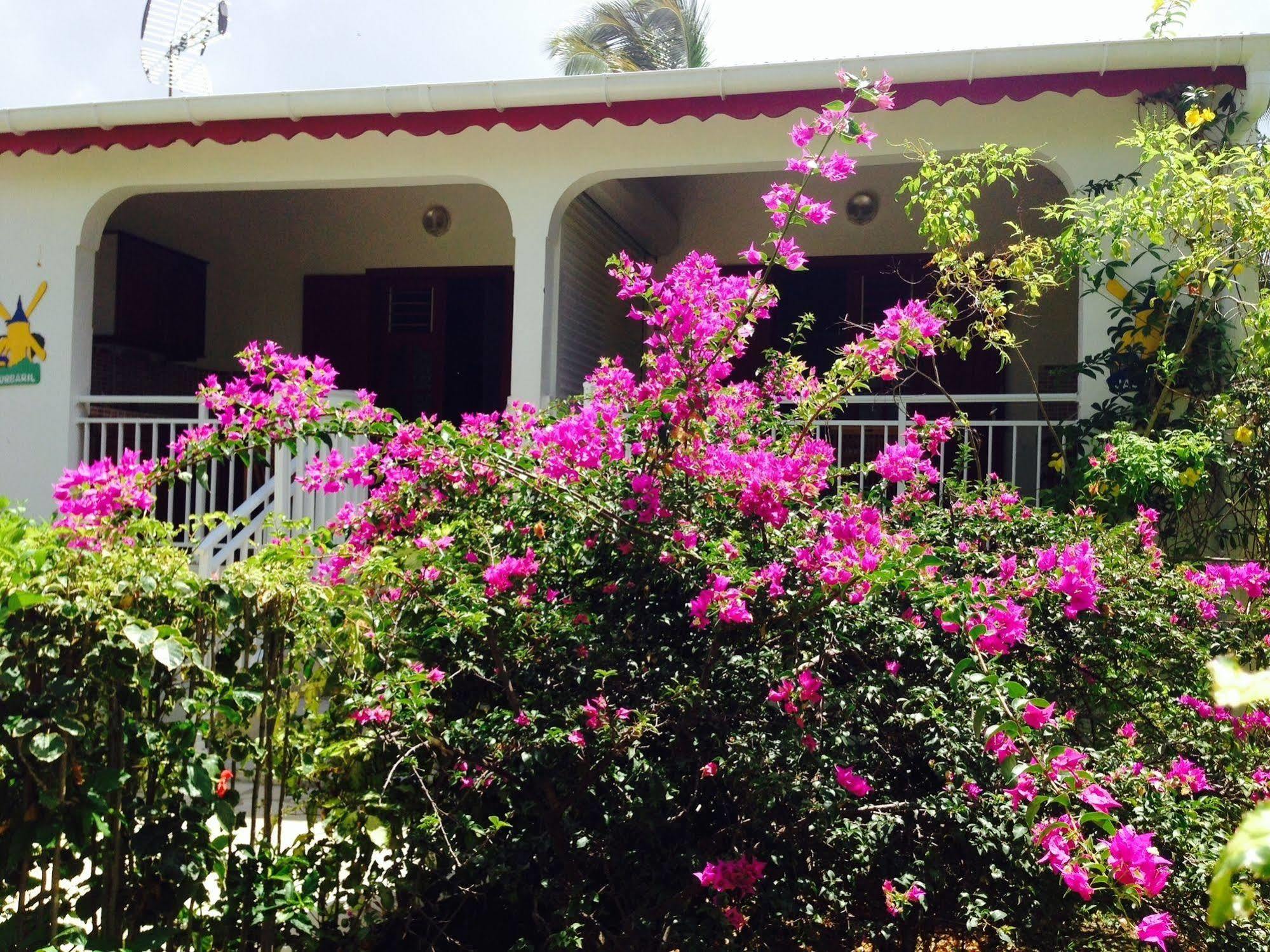 Au Village De Menard Saint-Louis Ngoại thất bức ảnh